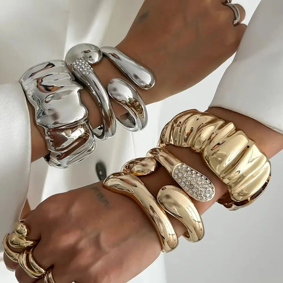 ✨ Ingemark Water Drop Rhinestone Hip Hop Bangle – Chunky Irregular Steampunk Bracelet 🔷 سوار ماء الزمرد من إنجمارك – تصميم هيب هوب ضخم غير منتظم مزين بفصوص براقة