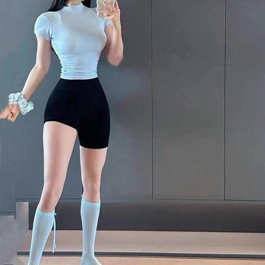 🍑 Seamless Jacquard Hip-Lifting Yoga Shorts – Soft Touch Fitness Wear for Women | شورت يوغا نسائي بدون خياطة – تصميم جاكار ناعم – لياقة ورفع للمؤخرة