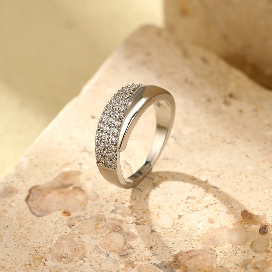 ✨ 2024 Sun Ring with Natural Stone – 18K Gold Plated Stainless Steel 🔷 خاتم شمس 2024 للنساء – مطلي ذهب 18K من الستانلس ستيل مع حجر طبيعي وتصميم معدني مجوّف