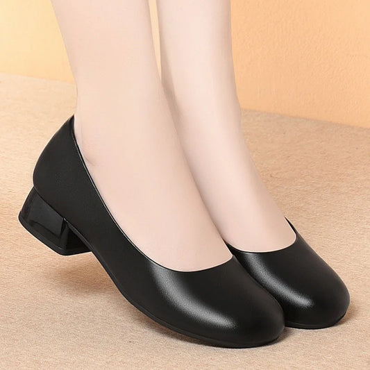 Women’s Soft Leather Square Heel Shoes – 3cm Comfortable Office Loafers for Spring & Fall 2025 | حذاء نسائي من الجلد الطري بكعب مربع 3 سم – أنيق ومريح للمكتب ومناسب للربيع والخريف