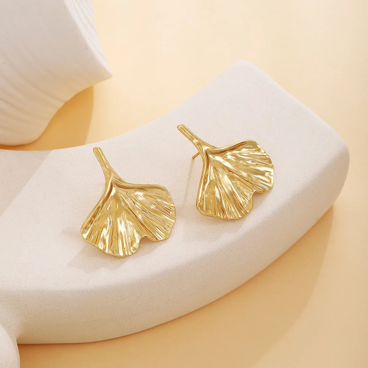 ✨ 18K Gold Plated Butterfly Stud Earrings – Waterproof Stainless Steel Charm Jewelry 🔷 أقراط ستد فراشة مطلية بالذهب عيار 18 – إكسسوار مقاوم للماء عالي الجودة من الستانلس ستيل