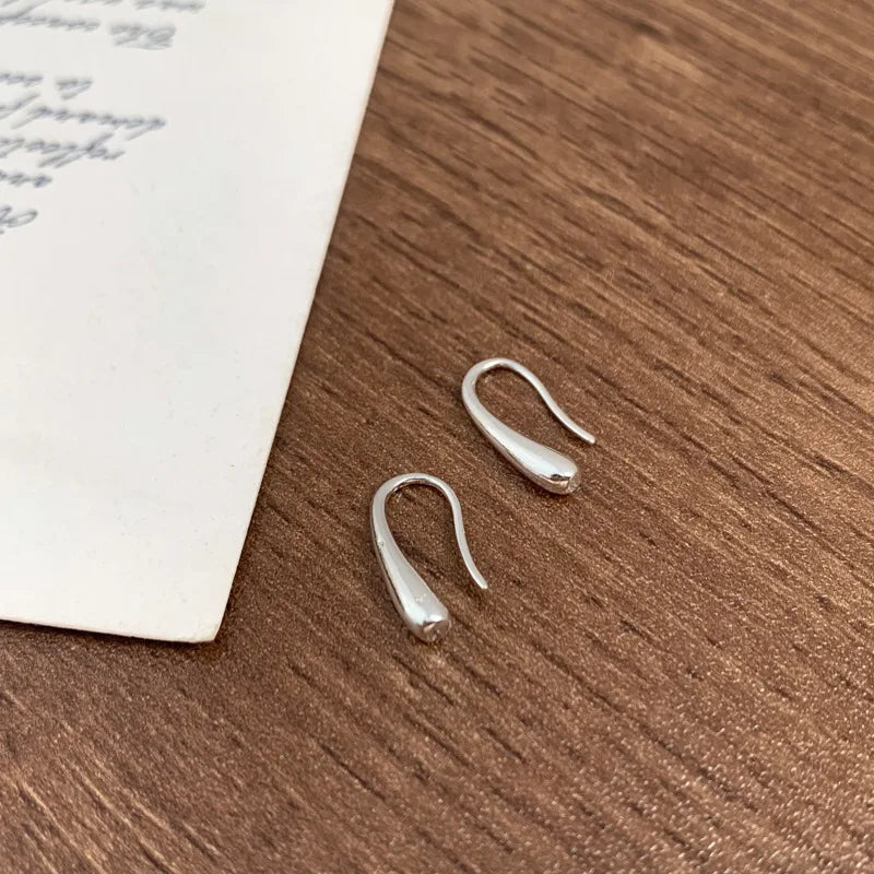 💧 Elegant Water Drop Stud Earrings for Women | أقراط نسائية بشكل قطرة ماء – تصميم أنيق وناعم