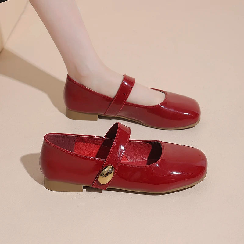 ๐ Retro French Slip-On Elegant Flats โ Lightweight Pointed Toe Shoes for Women | ูุนุจ ูุณุงุฆู ู
ุณุทุญ ุฃููู ุจุฃุณููุจ ูุฑูุณู โ ุณูู ุงููุจุณ ูุฎููู โ ู
ูุฏู
ุฉ ู
ุฏุจุจุฉ