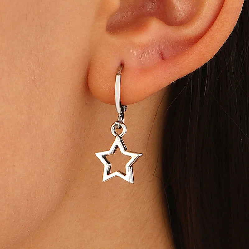 ✨ Mini Star Hoop Earrings – Simple & Cute Holiday Jewelry Gift for Women 🔷 حلقات نجمية صغيرة – أقراط عصرية بسيطة وناعمة كهدية أنثوية لموسم الأعياد