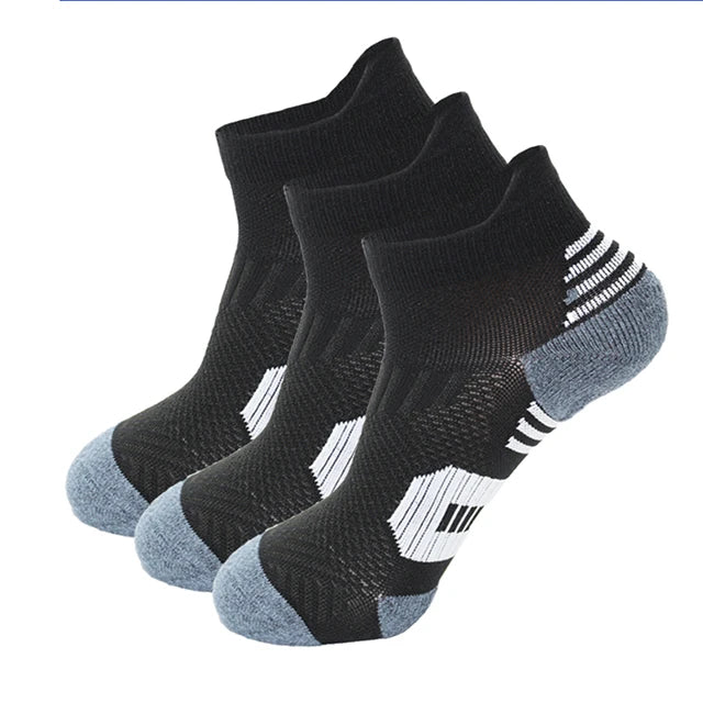🧦 3-Pair Non-Slip Quick-Dry Sports Socks – Unisex Fitness & Running Training | 3 أزواج جوارب رياضية سريعة الجفاف – مانعة للانزلاق للرجال والنساء
