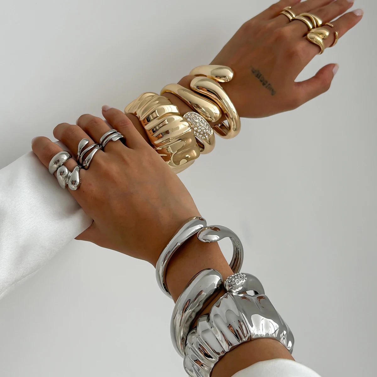 ✨ Ingemark Water Drop Rhinestone Hip Hop Bangle – Chunky Irregular Steampunk Bracelet 🔷 سوار ماء الزمرد من إنجمارك – تصميم هيب هوب ضخم غير منتظم مزين بفصوص براقة