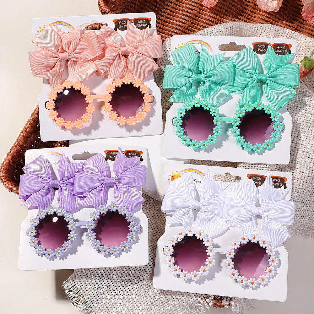🌸 3Pcs Kids Retro Accessories Set – Cheer Bow Hairclips + Flower Sunglasses + Hairgrip | طقم إكسسوارات أطفال 3 قطع – فيونكات شعر + نظارات شمسية ريترو + مشبك بناتي