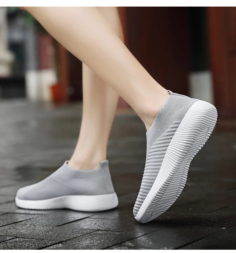 Women’s Vulcanized Slip-On Sneakers – High Quality Loafers, Plus Sizes Available | حذاء نسائي فلكنايزد بدون رباط – لوفزر أنيقة عالية الجودة، مقاسات كبيرة متوفرة