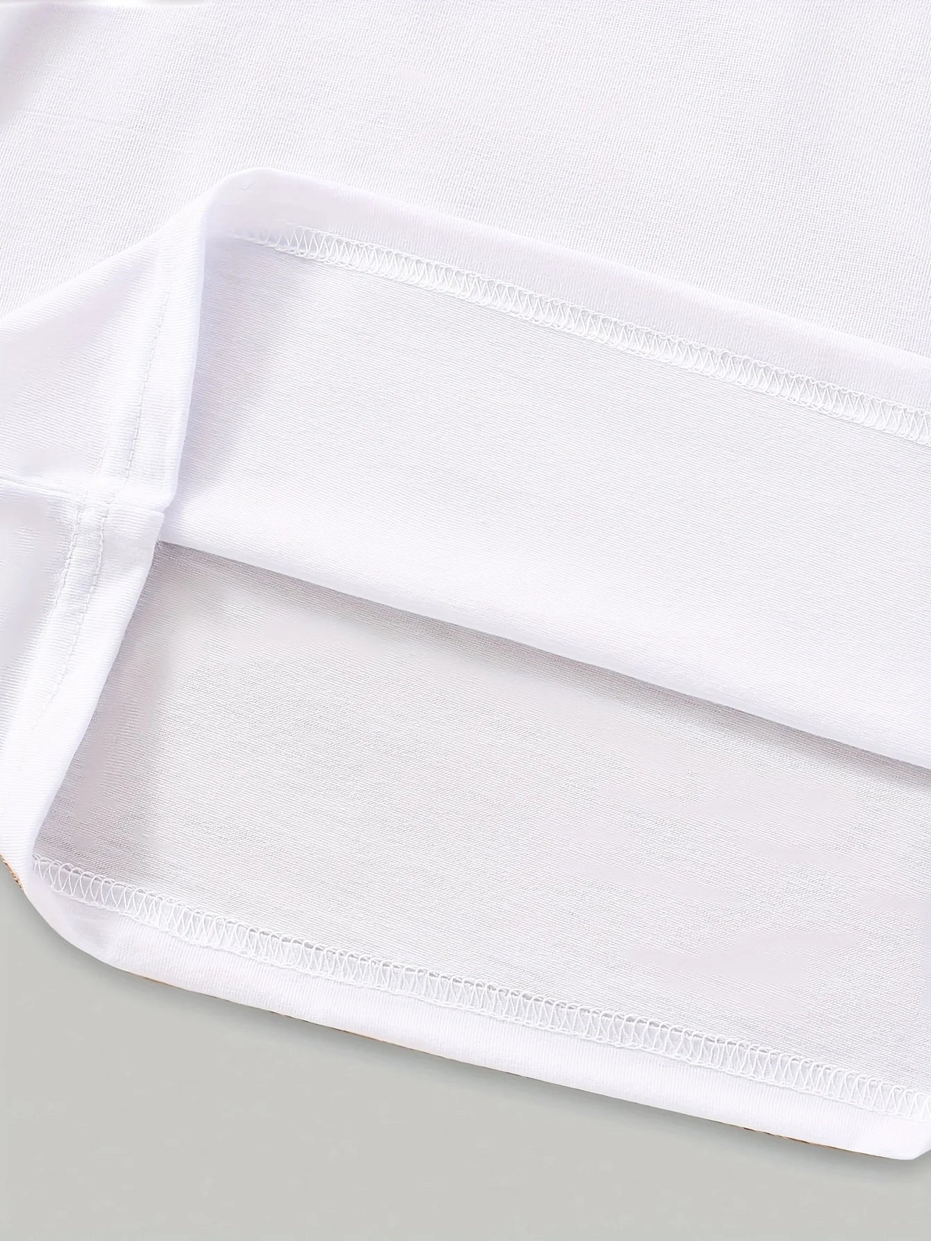 Sweet and Cool Leopard Print Bow Suit for Girls Aged 4-12, White Short-Sleeved Top with Pink Leopard Print Large Bow Paired with Pink Bell-Bottom Pants, Casual and Breathable for Outdoor Wear, Sweet and Cool