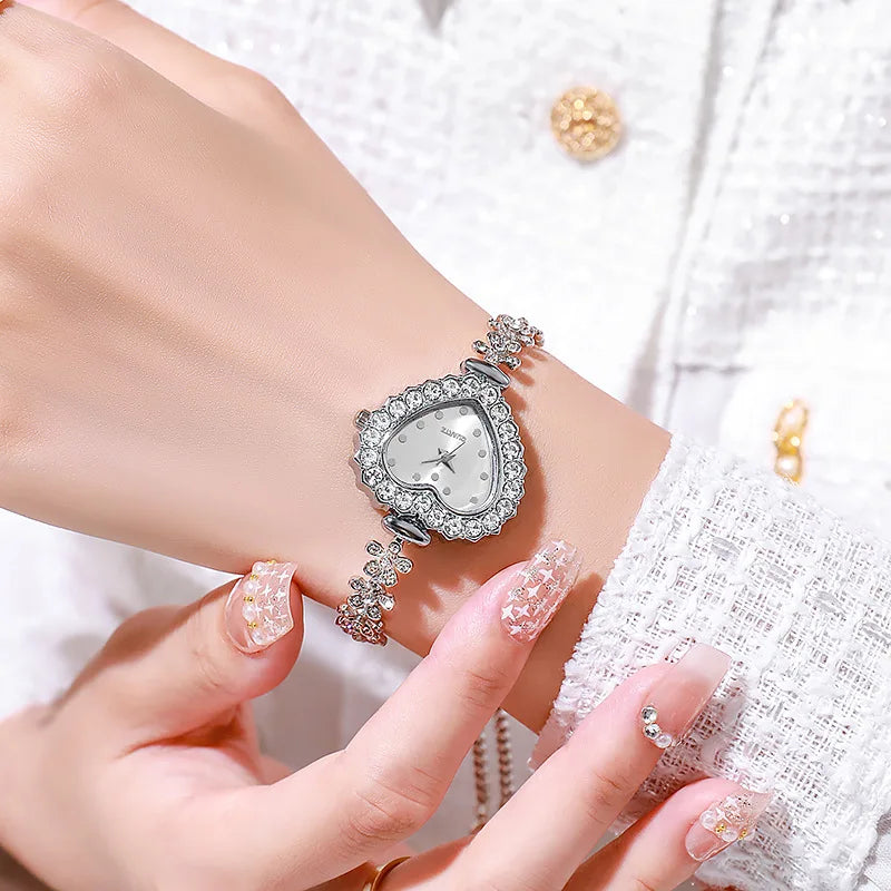 Ladies' Fashion And Exquisite Heart-Shaped Dial Quartz Watch for Women(Without Box)