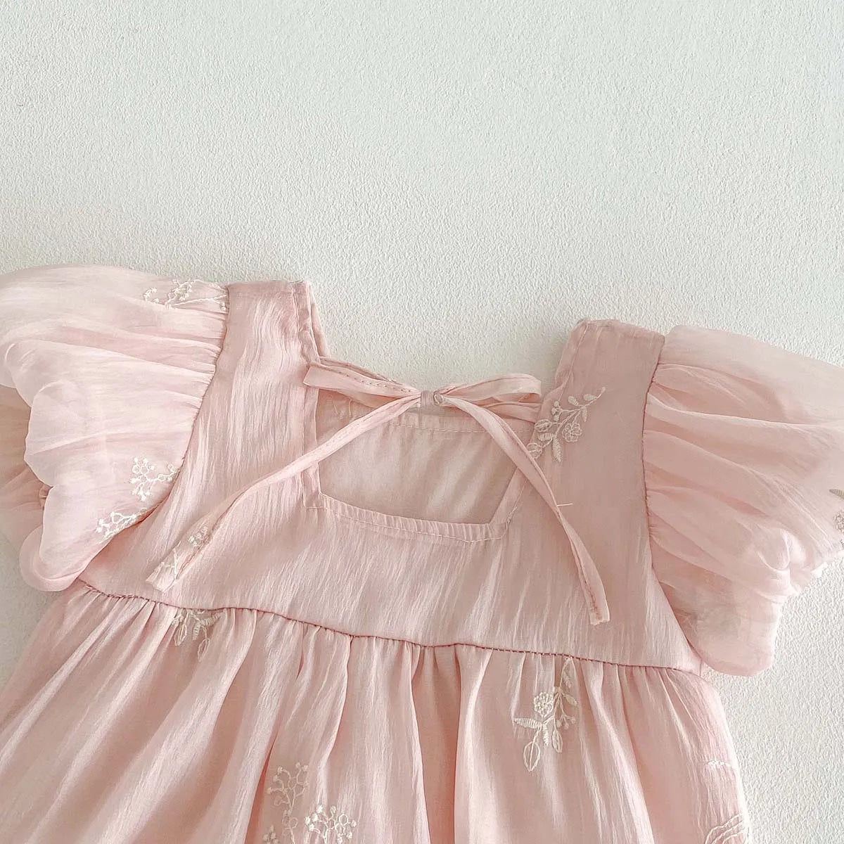 Summer new baby girl jumpsuit cute bubble sleeve embroidered cotton jumpsuit, comfortable children's clothing suitable for 0-2 y