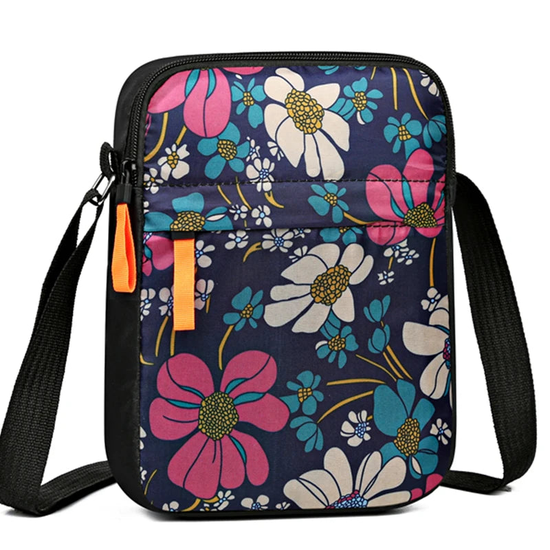 Mini crossbody bags for men and women, versatile and stylish, come in a variety of colors and are perfect for travel.