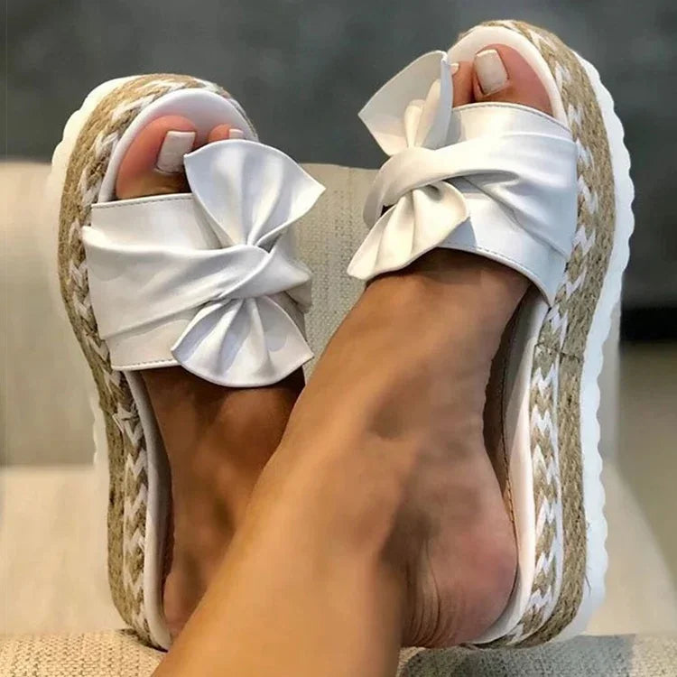 Women’s Wedge Heel Sandals – Elegant Flower Platform Summer Slippers | صندل نسائي بكعب عريض – شباشب صيفية أنيقة بنعل مرتفع وزهرة