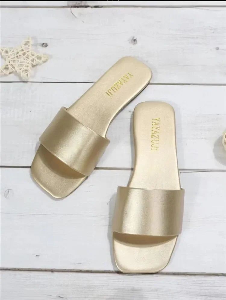 2023 Fashion Minimalist Slide Sandals – Women’s Open-Toe Beach Flats | شباشب نسائية صيفية 2023 – تصميم مينيمالي بحزام واحد مفتوحة من الأمام