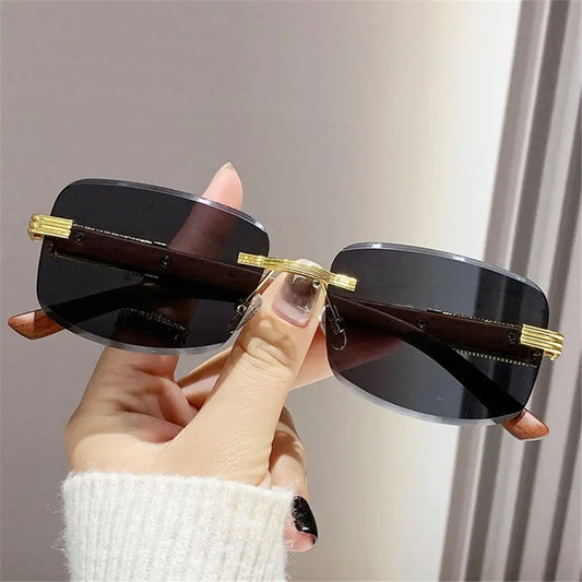 KLASSNUM Women’s Retro Rectangle Sunglasses – UV400 Fashion Shades (7 Colors)