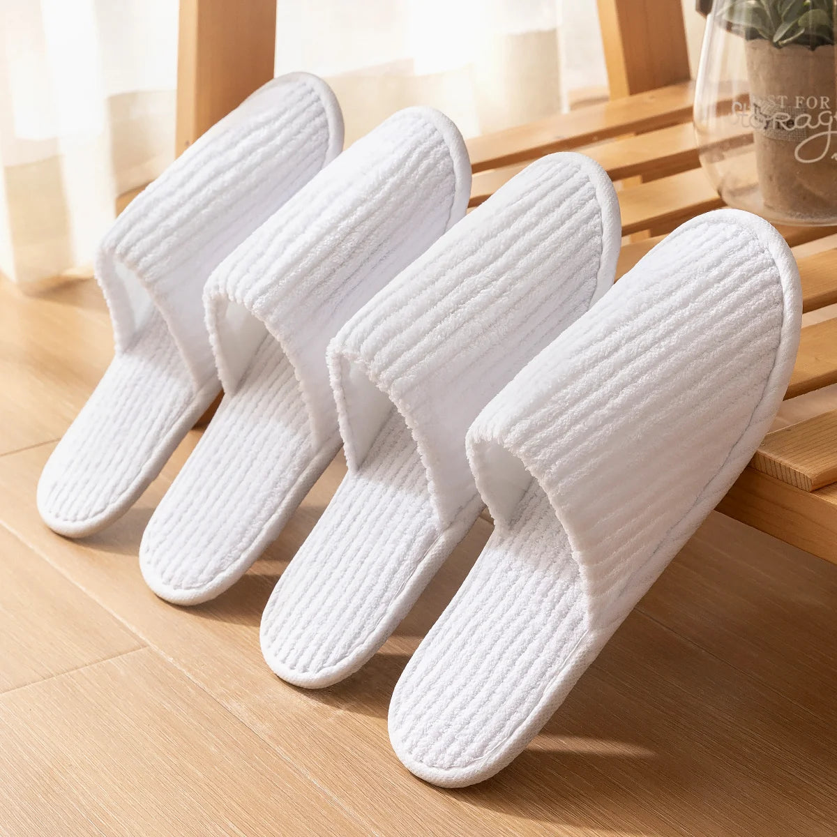 5-Pack Disposable Hotel Slippers – White, Closed-Toe, Non-Slip Bathroom Use | طقم 5 شباشب فندقية للاستعمال مرة واحدة – بيضاء، مغلقة من الأمام، مانعة للانزلاق