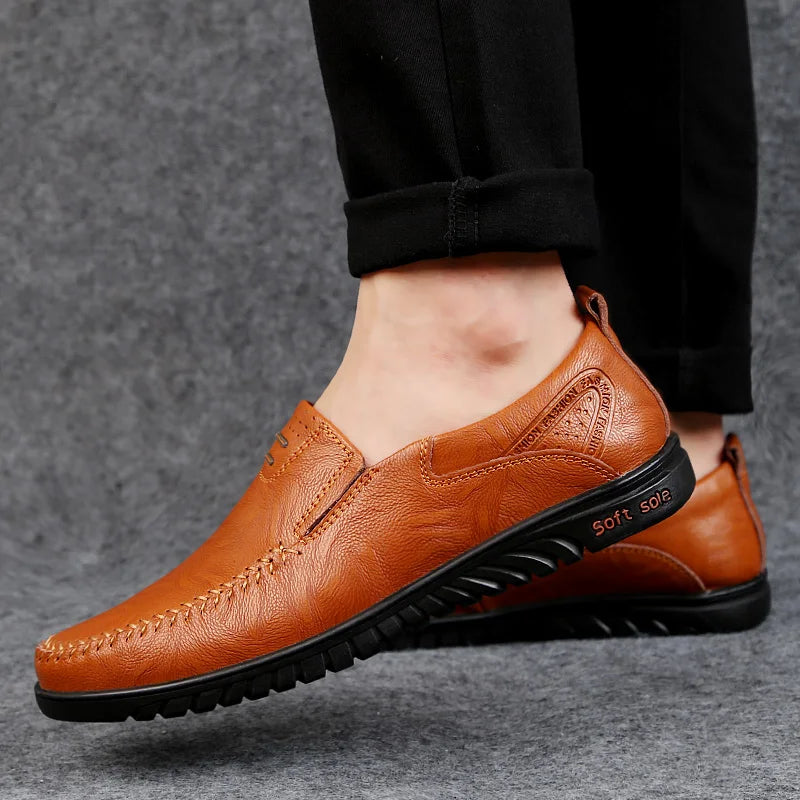 CLOHOO Men's Comfortable Soft-Soled Slip-On Loafers Versatile Casual Business Formal Leather Shoes