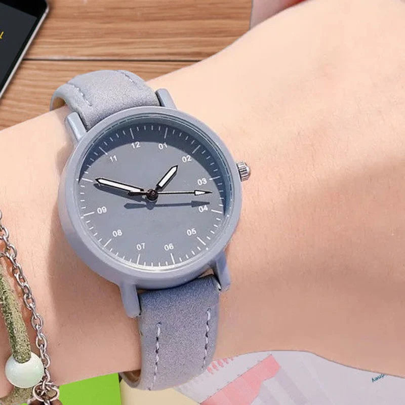 YIKAZE Women's Watch PU Leather Strap Women Quartz Watches Waterproof Round Dial Retro Bracelet Watch Ladies Girls Wristwatch