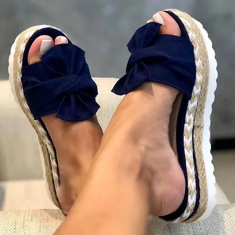 Women’s Wedge Heel Sandals – Elegant Flower Platform Summer Slippers | صندل نسائي بكعب عريض – شباشب صيفية أنيقة بنعل مرتفع وزهرة
