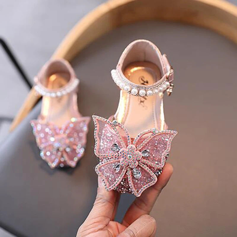 ✨ Girls Princess Sandals – Rhinestone & Sequin Bow Dress Shoes (Flat Heel) | صندل أميرة للبنات – فيونكة لامعة بحبات كريستال وكعب مسطح