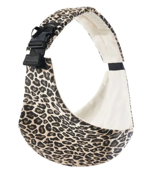🦓 Leopard Print Baby Carrier – Front-Facing Portable Hug Carrier with Waist Stool | حاملة أطفال أمامية بنقشة فهد – مريحة ومحمولة مع دعامة خصر لحمل آمن بالخارج