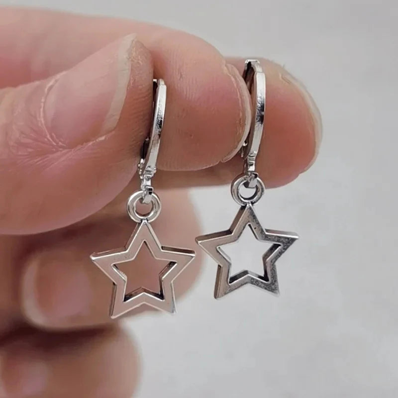 ✨ Mini Star Hoop Earrings – Simple & Cute Holiday Jewelry Gift for Women 🔷 حلقات نجمية صغيرة – أقراط عصرية بسيطة وناعمة كهدية أنثوية لموسم الأعياد