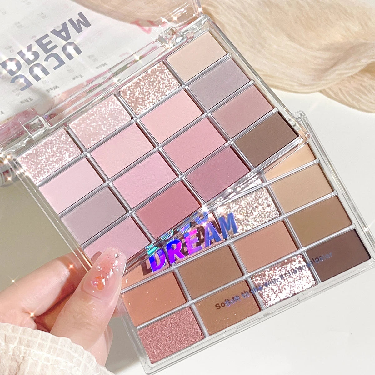 🎨 Love 16-Color Eyeshadow Palette – Matte & Pearlescent Earthy Shades | لوحة ظلال عيون 16 لون من Love – مطفي ولامع بدرجات ترابية ناعمة