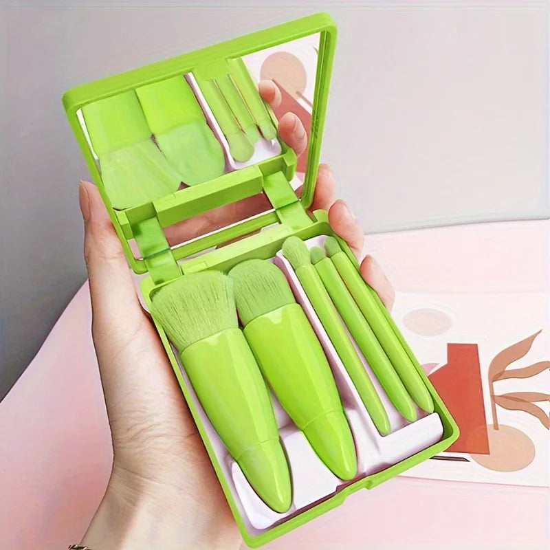 5-Piece Portable Makeup Brush Set with Foldable Mirror – Travel-Friendly Mini Beauty Kit | طقم فرش مكياج صغير 5 قطع مع مرآة قابلة للطي – مجموعة تجميل مثالية للسفر