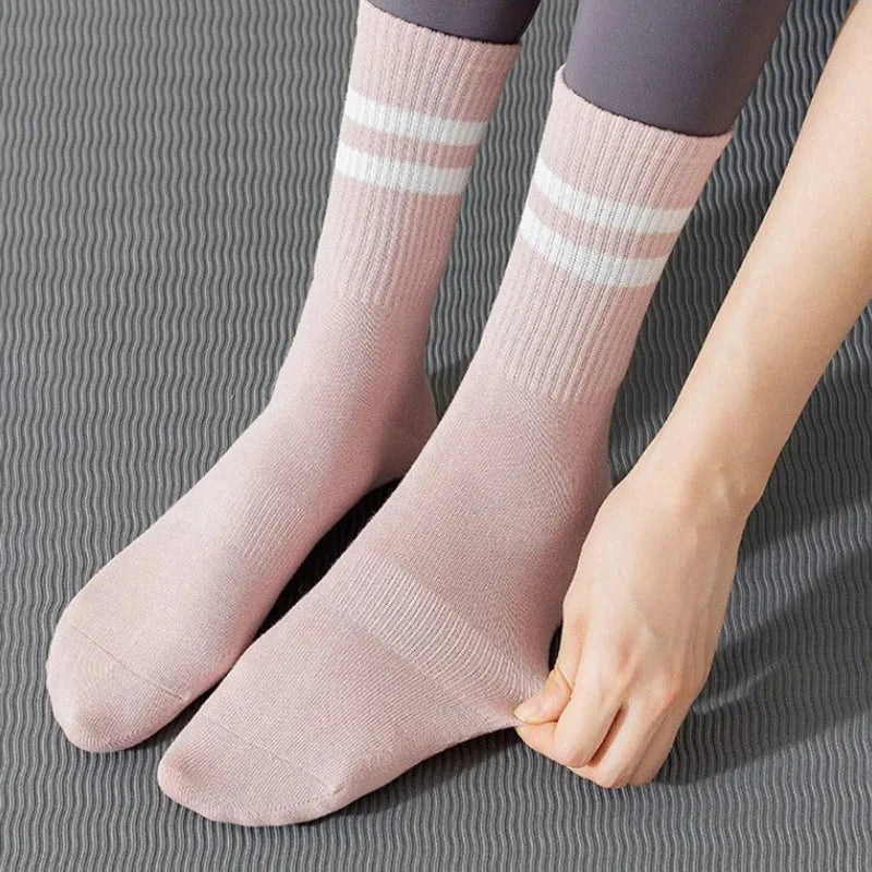 🧦 3-Pair Female Pilates/Yoga Anti-Slip Socks | ٣ أزواج جوارب نسائية لليوغا والبيلاتس ضد الانزلاق