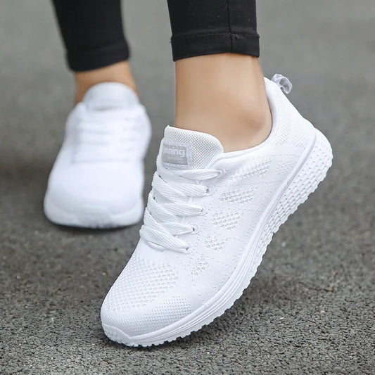 Women’s Fashion Mesh Sneakers – Breathable Flat Vulcanized Gym & Walking Shoes | سنيكرز نسائي شبكي أنيق – أحذية رياضية مسطحة قابلة للتهوية للمشي والتمارين
