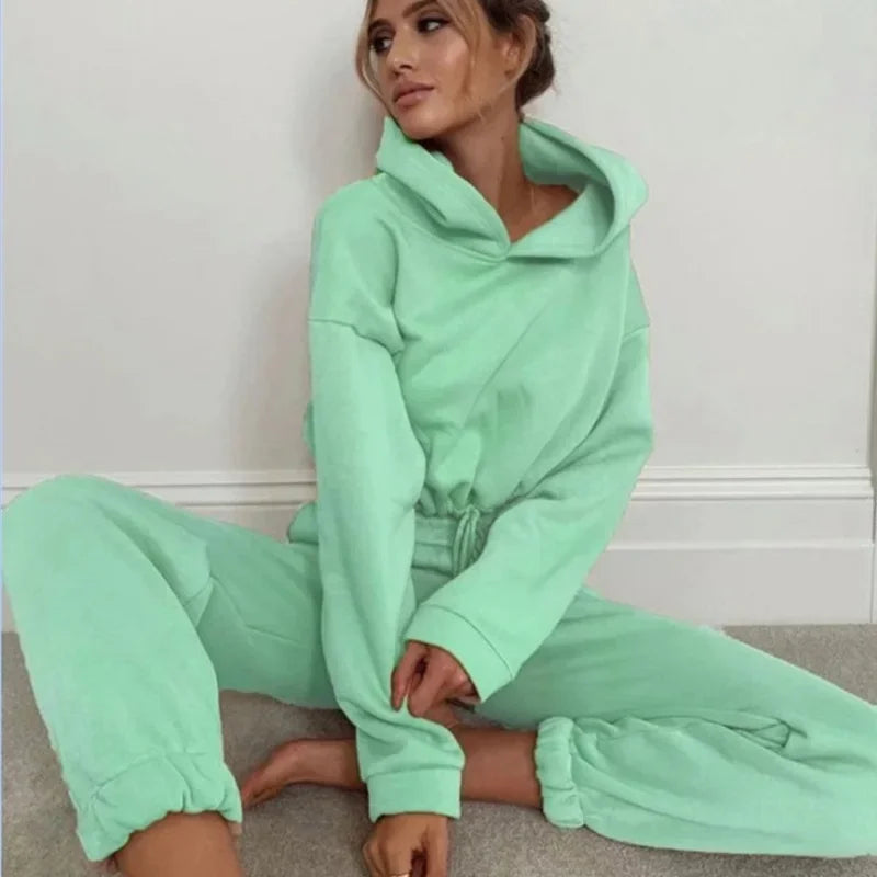 🔥 Women’s 2-Piece Long Sleeve Sport Set – Trendy Casual Fit | طقم رياضي نسائي قطعتين بأكمام طويلة – تصميم عصري مريح بخصر أنثوي أنيق