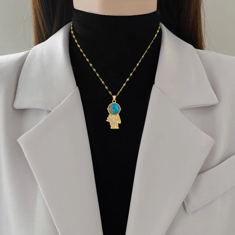 🌟 Light Luxury Astronaut Planet Necklace for Women | قلادة فاخرة بتصميم رائد فضاء وكواكب للنساء