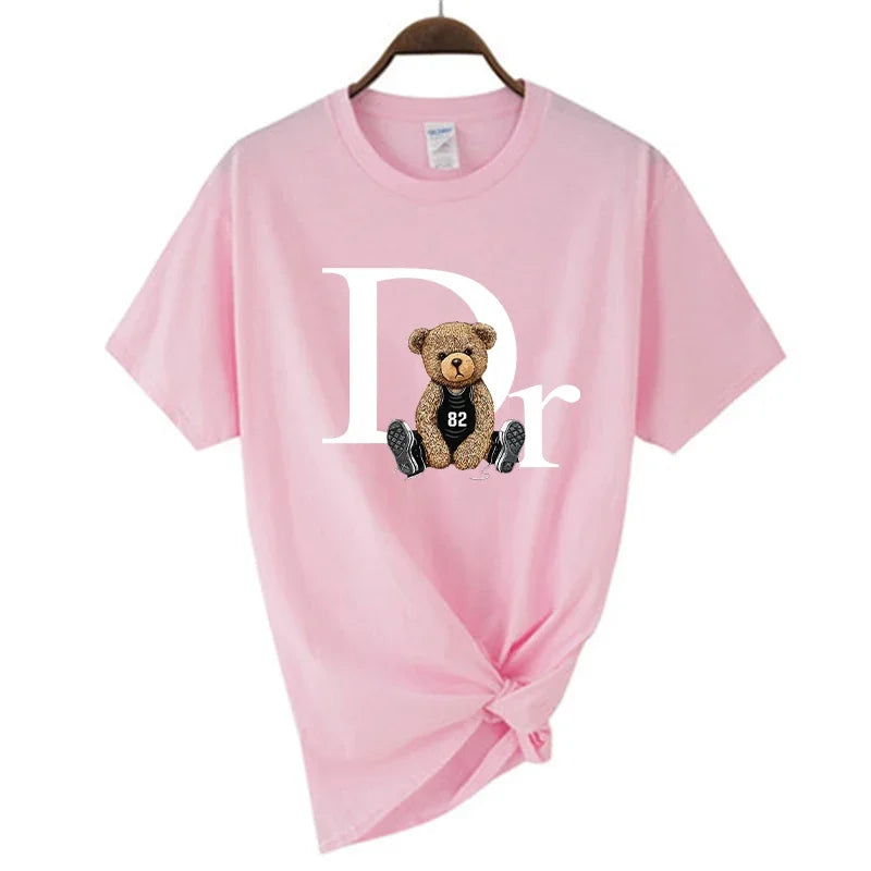 💎 Luxury Bear Print Women’s T-Shirt 🐻 – Cute Summer Graphic Tee for Casual Fashion | تيشيرت نسائي فاخر بطبعة دب لطيف – تصميم صيفي كاجوال برسمة كرتونية