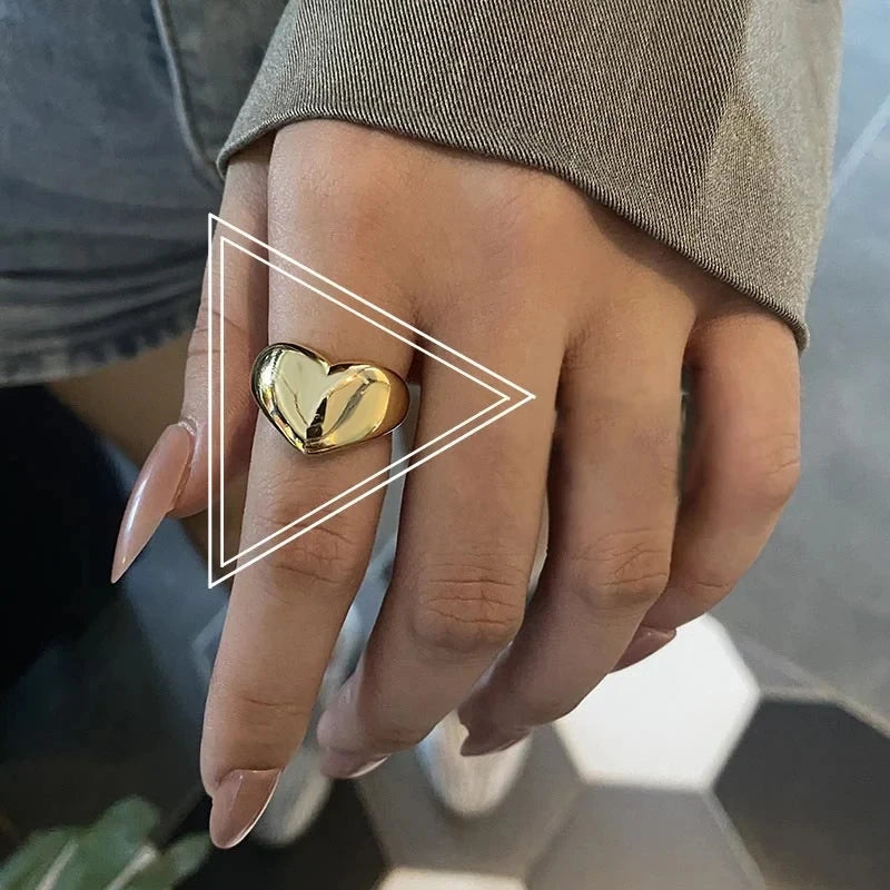 ✨ Stainless Steel Heart Ring – Smooth Metal Unisex Y2K Couple Jewelry 🔷 خاتم قلب معدني ناعم من الستانلس ستيل – تصميم عصري Y2K للرجال والنساء