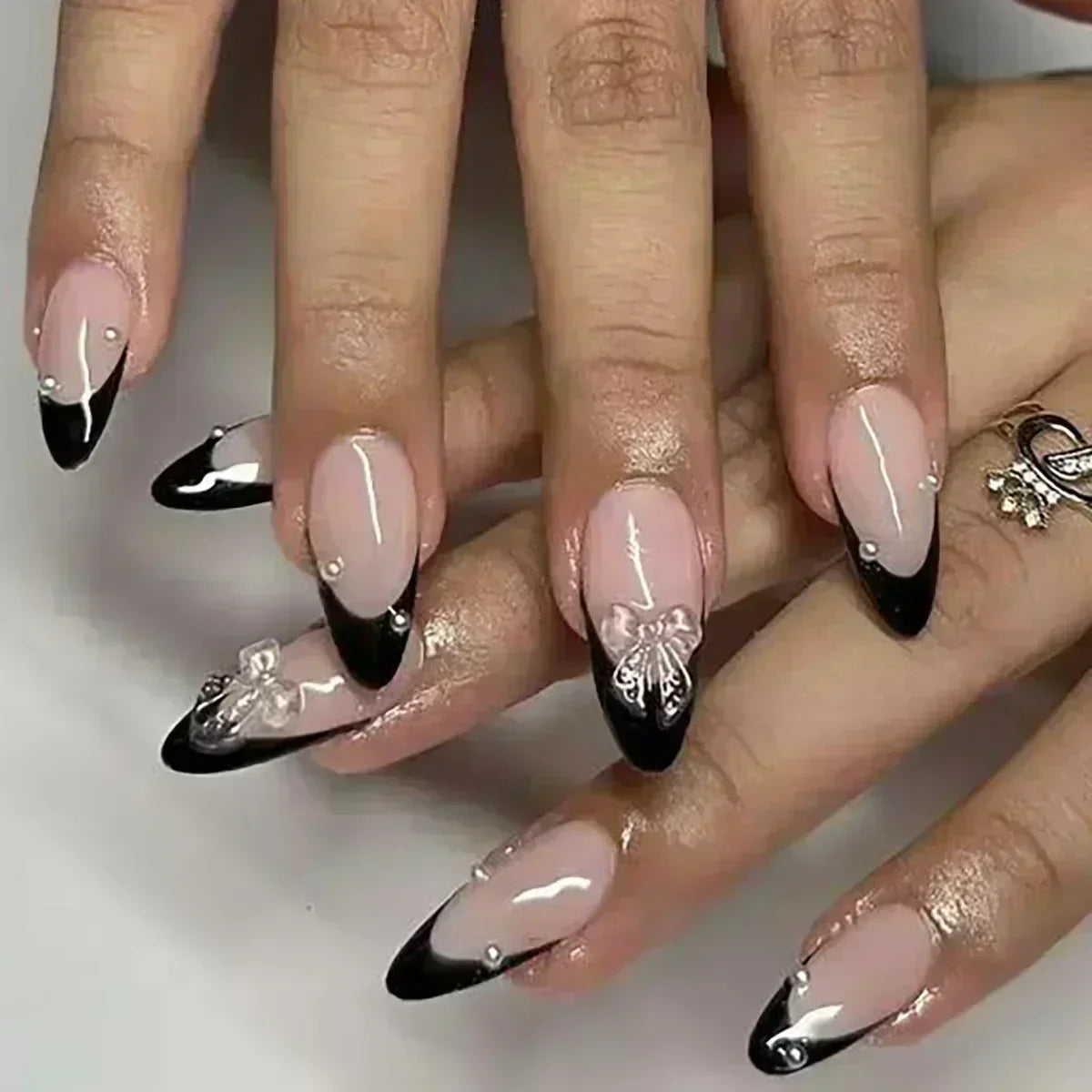 24 قطعة أظافر صناعية بشكل لوزي مع لاصق وديكور فضي – 24Pcs Almond Shape Fake Nails with Glue & Silver Bow Design