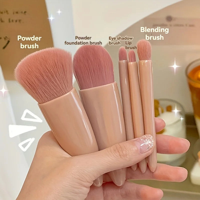 5-Piece Portable Makeup Brush Set with Foldable Mirror – Travel-Friendly Mini Beauty Kit | طقم فرش مكياج صغير 5 قطع مع مرآة قابلة للطي – مجموعة تجميل مثالية للسفر