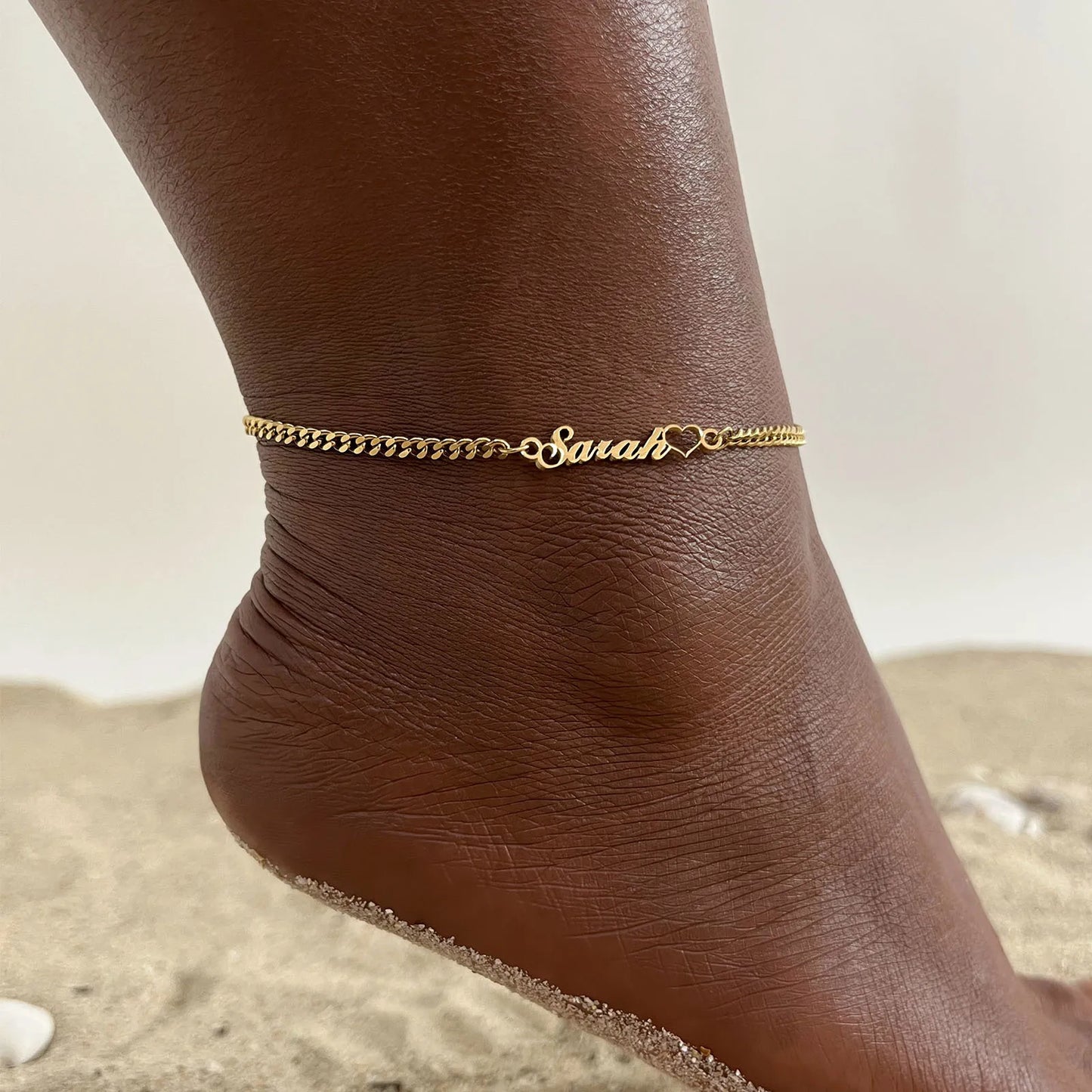 Vnox Personalized Name Anklet – Custom Gold Stainless Steel Chain Bracelet for Women | خلخال مخصص باسم من Vnox – سلسلة من الستانلس ستيل الذهبي بتصميم شخصي أنيق للنساء
