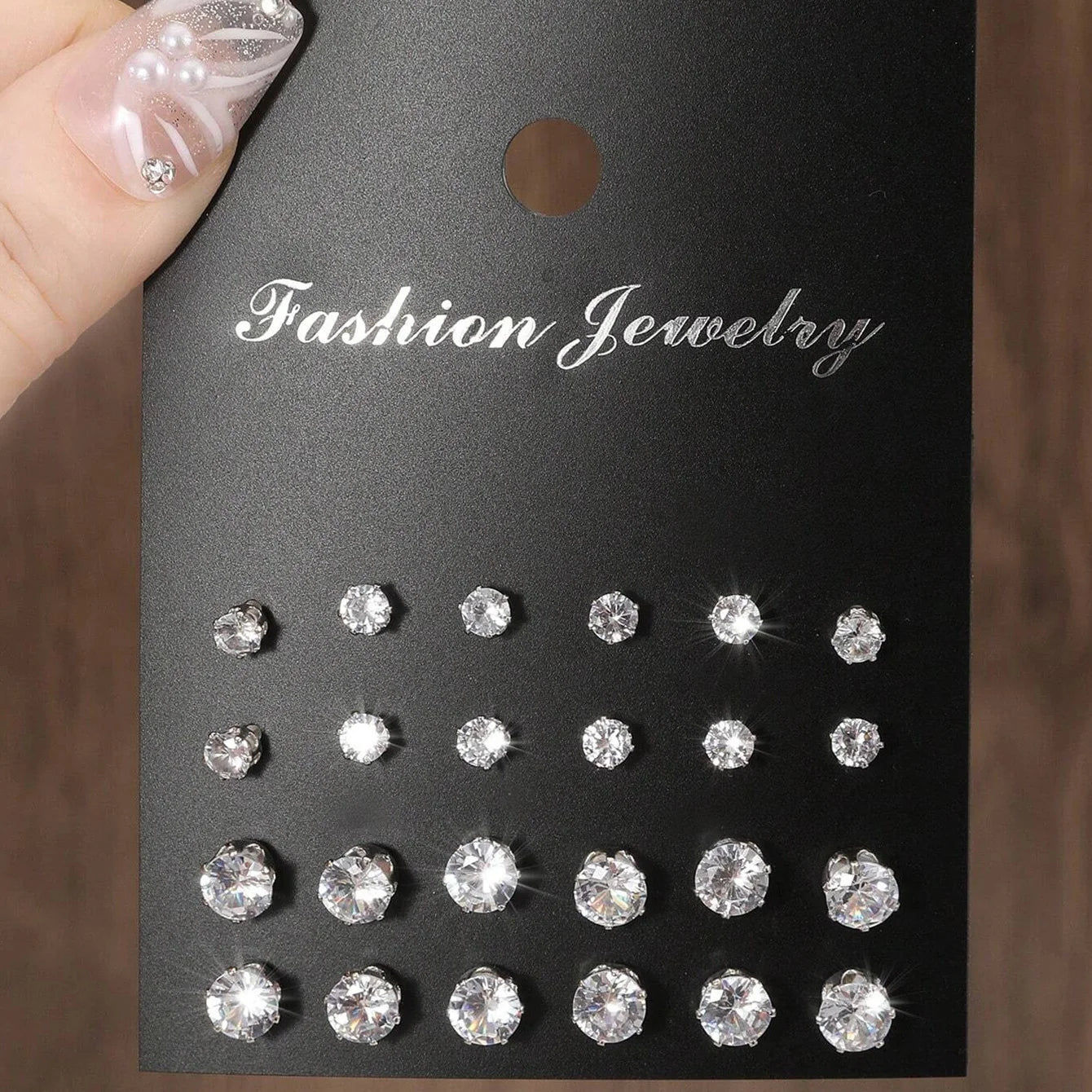 ✨ 12 Pairs Zirconia Stud Earrings – Luxurious, Simple & Shiny Gift Set 🔷 طقم 12 زوج من أقراط الزركونيا اللامعة – تصميم أنيق وبسيط هدية مثالية للأزواج والمناسبات