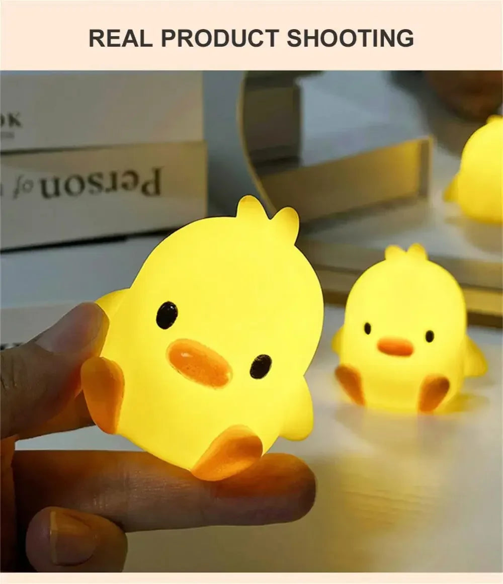 Little Yellow Duck Night Light – Cute Cartoon Bedside Lamp for Kids | مصباح بطة صفراء صغيرة ليلي – لمبة كرتونية لطيفة بجانب السرير للأطفال