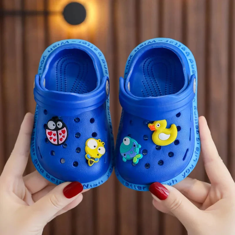 🦕 Kids Summer Garden Clogs – Lightweight Cartoon Slip-On Sandals | صنادل أطفال صيفية كروكس كرتونية – خفيفة ومريحة بتهوية عالية