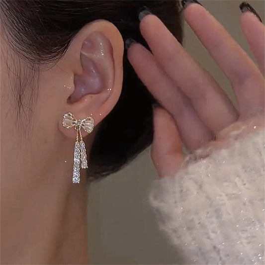 ✨ Fashion Zircon Bow Tassel Earrings 🎀 | أقراط نسائية أنيقة بشكل فيونكة مرصعة بالزركون والكريستال – إكسسوار راقٍ للحفلات والهدايا