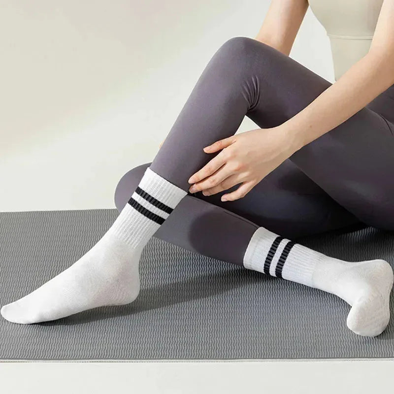 🧦 3-Pair Female Pilates/Yoga Anti-Slip Socks | ٣ أزواج جوارب نسائية لليوغا والبيلاتس ضد الانزلاق