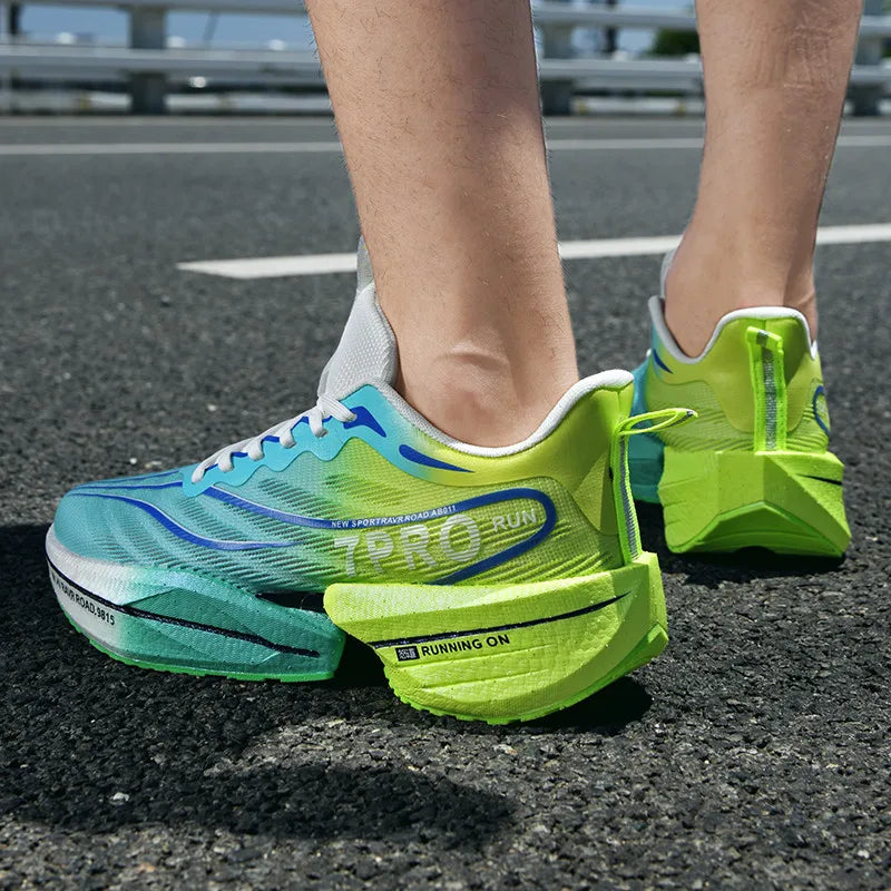 Men’s Carbon Plate Mesh Running Sneakers – Lightweight Anti-Slip Outdoor Sports Shoes for Running, Tennis & Casual Wear | سنيكرز رياضي رجالي بخامة شبكية وصفيحة كربون – خفيف الوزن ومضاد للانزلاق للجري والتنس والاستخدام اليومي