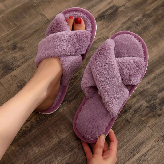 Women’s Cross-Strap Fuzzy Slippers – Open-Toe Fluffy Home Shoes for Warm & Cozy Comfort | شباشب نسائية ناعمة برباط متقاطع ومقدمة مفتوحة – شتوية دافئة للاستخدام المنزلي