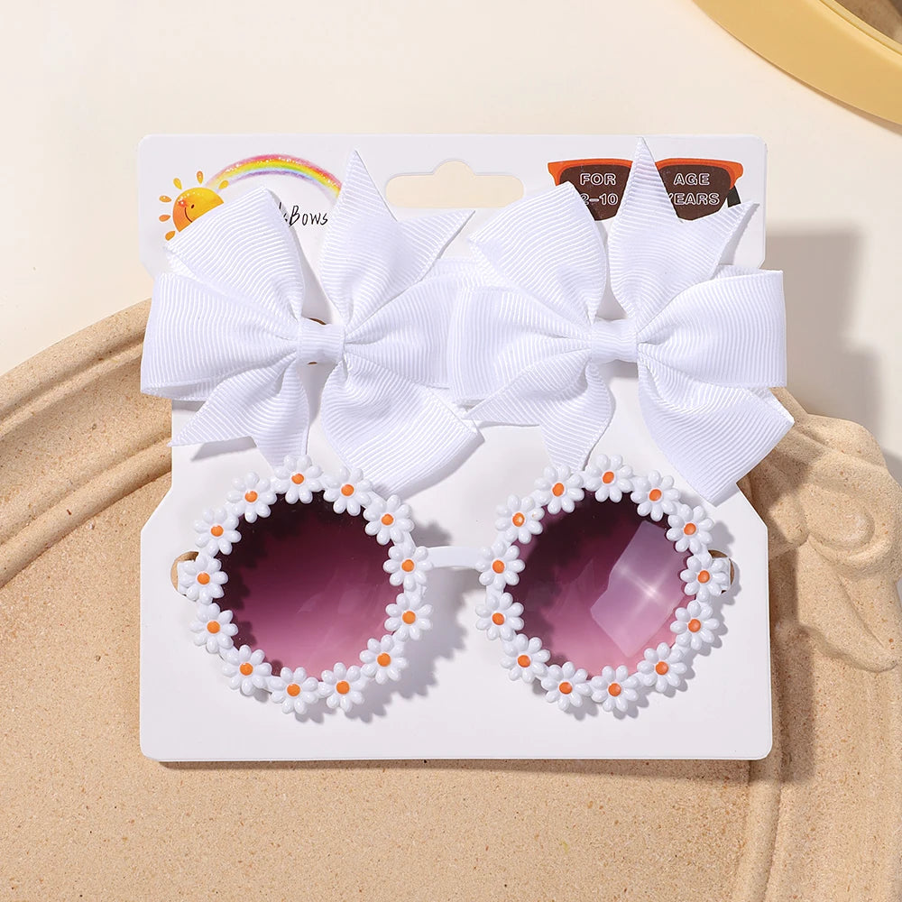 🌸 3Pcs Kids Retro Accessories Set – Cheer Bow Hairclips + Flower Sunglasses + Hairgrip | طقم إكسسوارات أطفال 3 قطع – فيونكات شعر + نظارات شمسية ريترو + مشبك بناتي