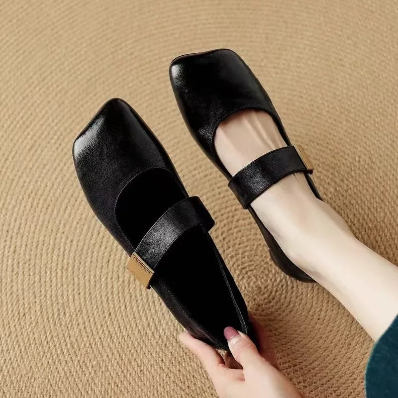 2025 Women’s Retro Round Toe Low Heel Shoes – Shallow Slip-On Casual Flats for Spring & Autumn | حذاء نسائي كلاسيكي 2025 بطرف دائري وكعب منخفض – تصميم سهل اللبس بنعل مقاوم للمشي اليومي في الربيع والخريف