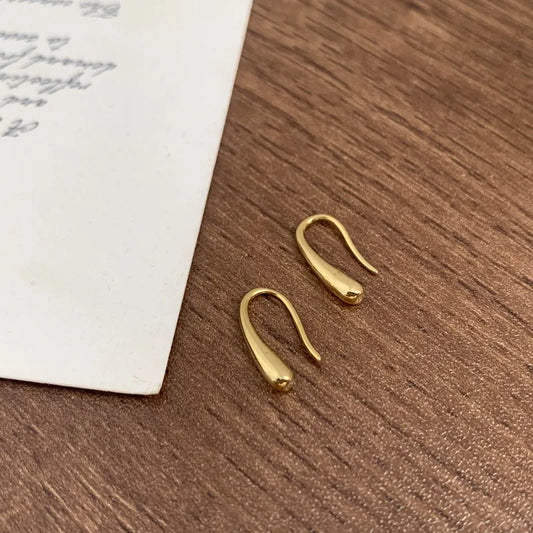 💧 Elegant Water Drop Stud Earrings for Women | أقراط نسائية بشكل قطرة ماء – تصميم أنيق وناعم