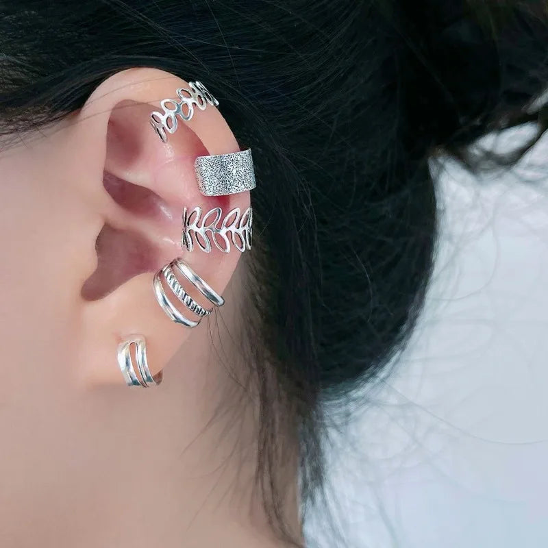 ✨ 5Pcs C-Shaped Ear Clip Set – No Piercing Minimalist Ear Cuff Accessories 🔷 طقم 5 قطع حلقات أذن على شكل C – بدون ثقب، تصميم بسيط أنيق للنساء
