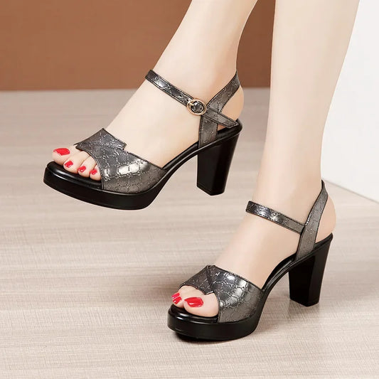 2025 Women’s Platform Block Heels Sandals – 8cm Thick Sole Elegant Office Shoes, Size 32–43 | صندل نسائي بكعب عريض ومنصة 8 سم – تصميم صيفي أنيق للمكتب، متوفر من المقاس 32 إلى 43