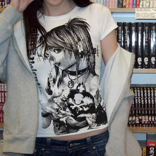 💥 Y2K Anime Streetwear Crop Top 👕 – 90s Vintage Harajuku Print Tee for Women | توب كروب بطبعة أنمي – ستايل هاراجوكو ياباني مستوحى من التسعينات للنساء